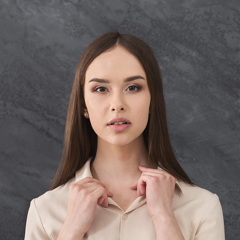 SARAH D. <br><span style ="font-size:12px; font-weight:500;">RETAIL BOUTIQUE OWNER – VANCOUVER</span>